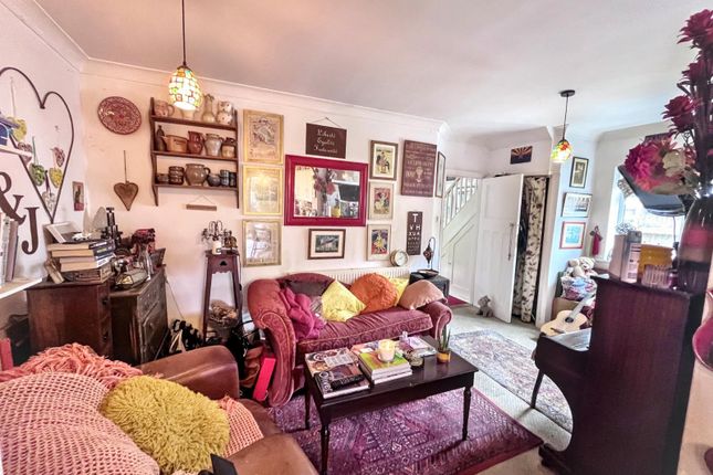 26, Morland Avenue, Worthing photo 4