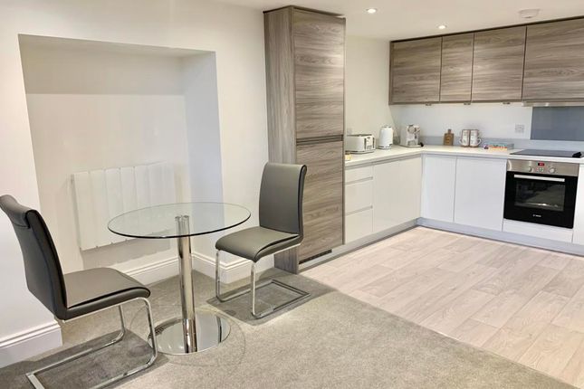 Flat for sale in Victoria Gardens, Hyde Park, Leeds