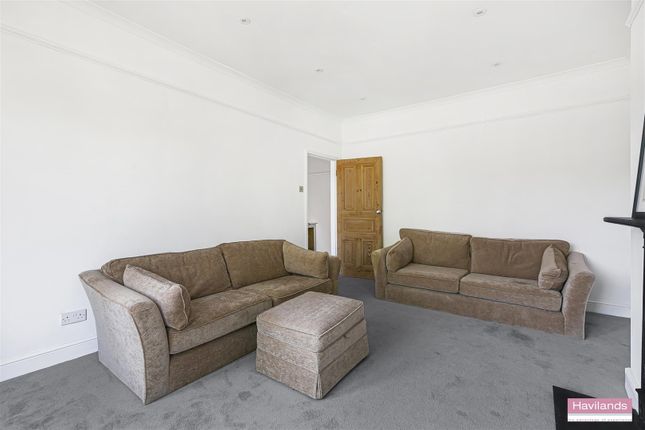Flat for sale in Fernleigh Road, Winchmore Hill