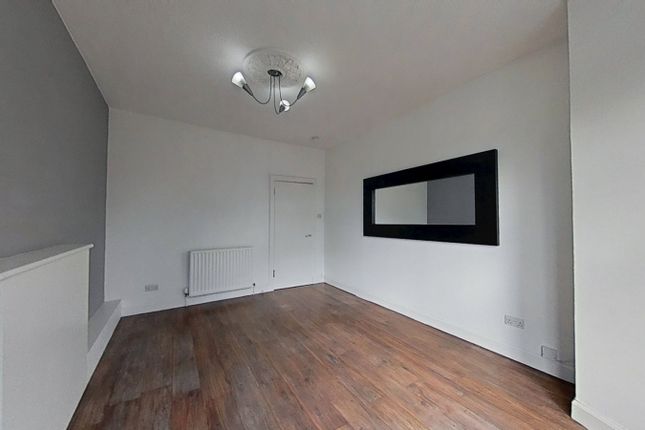 2/3, 37, Seedhill Road, Renfrewshire photo 3