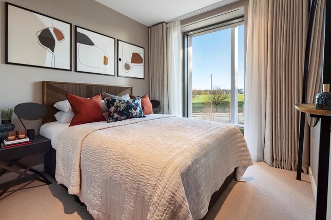 1-bed flat on 10, The Maple, London, £2,400/mo