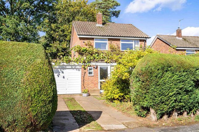 4, Kay Crescent, Hampshire photo 2