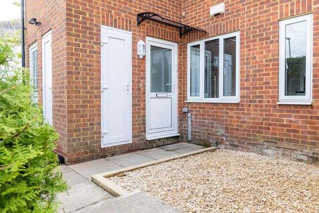 Flat for sale in Bevelwood Gardens, High Wycombe