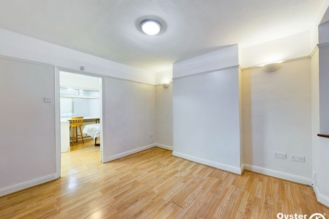 84 Dale Avenue, Edgware photo 3