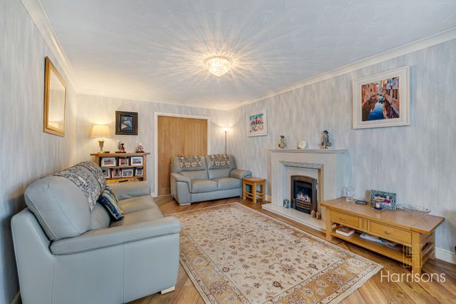 3 Farleigh Close, Westhoughton, Lancashire photo 3
