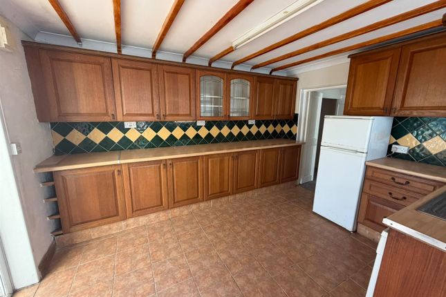 20, Leyshon Road, Ammanford photo 2