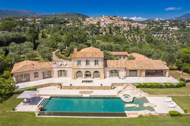 Villa for sale in Châteauneuf-Grasse, 06740, France