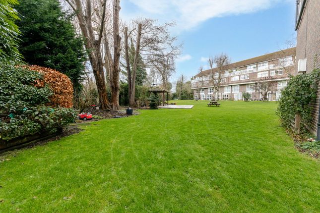 74 Ebury House Goral Mead, Rickmansworth photo 2