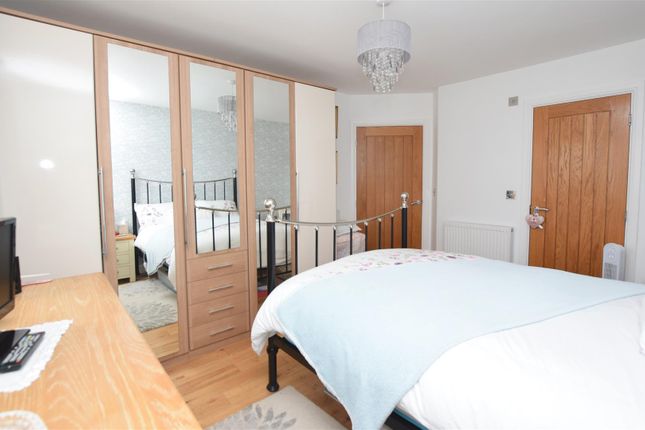 25, Summer Court, Abergele photo 3