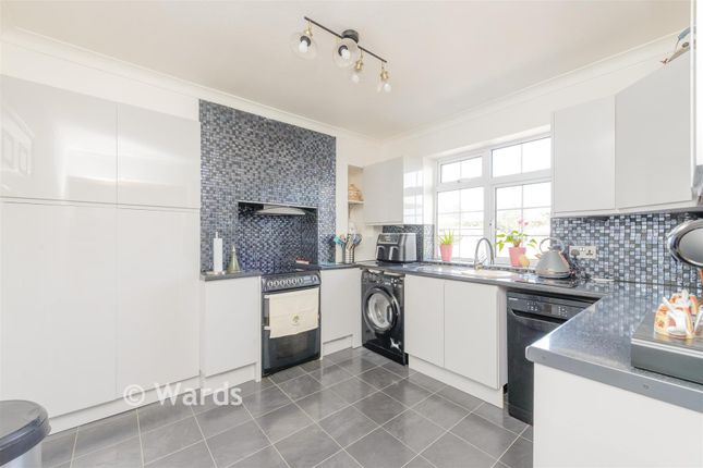 Frimley, Woodland Close, Longfield photo 2