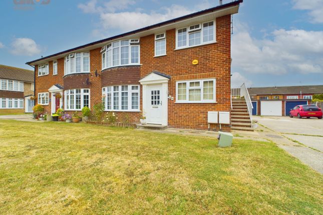 Thumbnail Flat for sale in Muirway, Benfleet, Essex