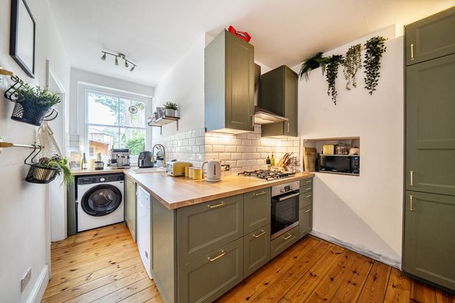 Flat 31, Hargrave Mansions Hargrave Road, London photo 4
