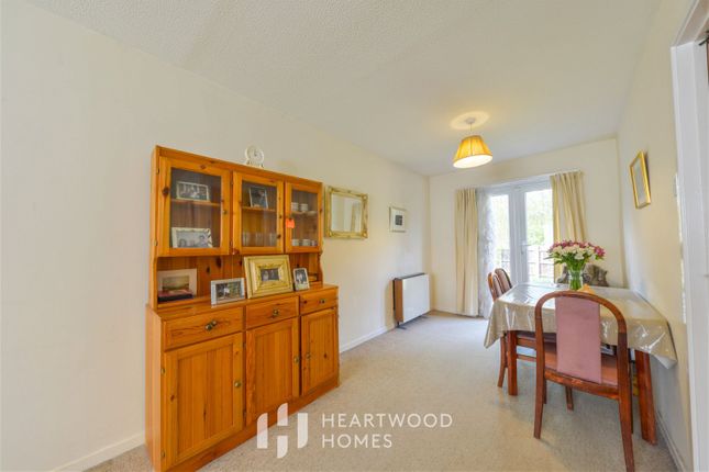 Detached house for sale in Wheat Close, Sandridge, St. Albans