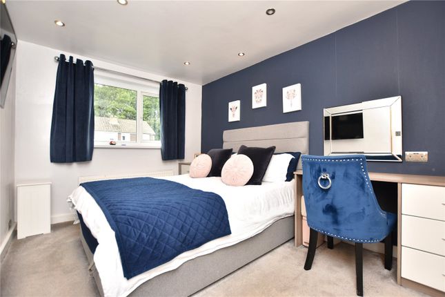 13, Clough Drive, Batley photo 4