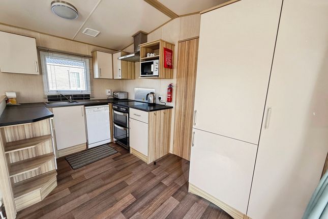 67, mallard Lake, Cirencester photo 4