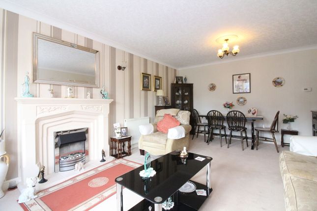 25, Ambrose Crescent, Kingswinford photo 4