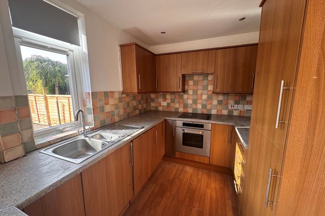 6 Harcourt Gardens, Weston, Bath photo 3