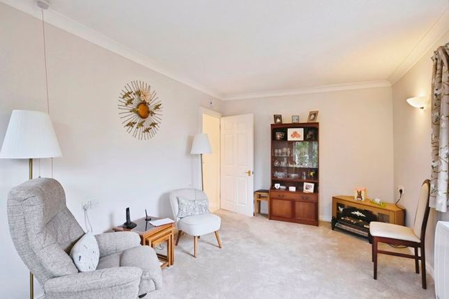 Flat for sale in Redwood Manor, Haslemere