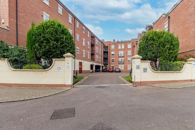 Thumbnail Flat for sale in Armstrong Drive, Worcester