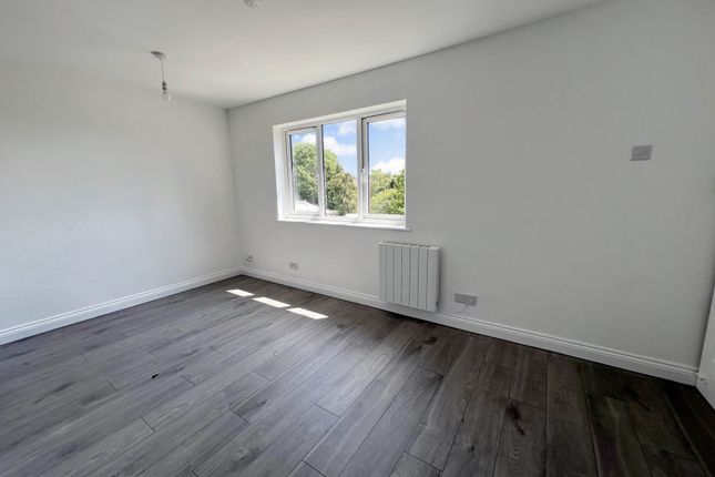 6, Repton Close, Luton photo 3