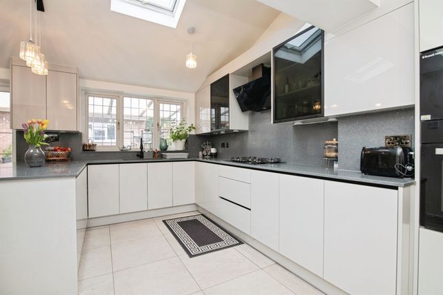 49, Wooding Crescent, Tipton photo 5