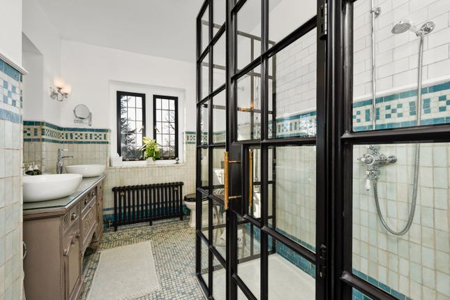 Main En Suite
