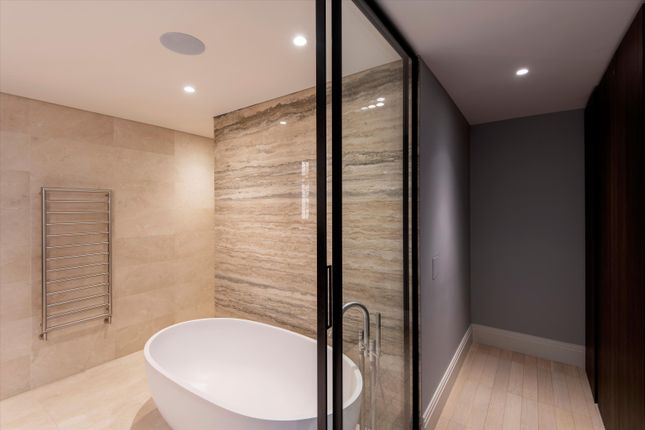 Flat for sale in Cork Street, Mayfair, London