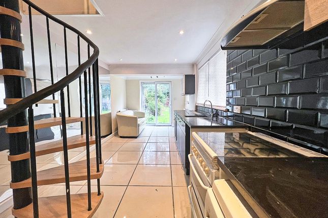 29A, Southampton Street, Farnborough photo 2