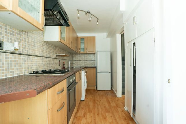 14, Wentworth Court, Garratt Lane, London photo 5