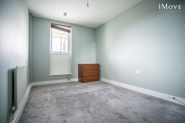 Flat for sale in Weighton Road, London