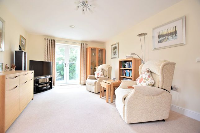 Apt 21, Elm Tree Court, Huntingdon photo 3