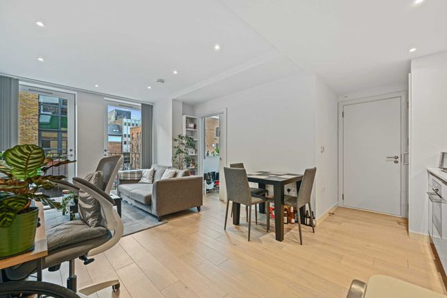 Flat for sale in Albion Place, Hammersmith, London