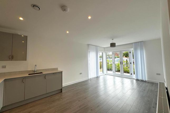 1 The Courtyard, Eastwood Road, Rayleigh photo 3