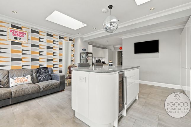 Greensted Road, Loughton photo 2