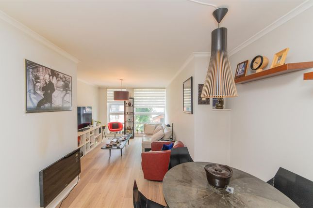 Flat for sale in Holden Avenue, London