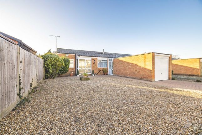 Thumbnail Bungalow for sale in Martin Close, Windsor