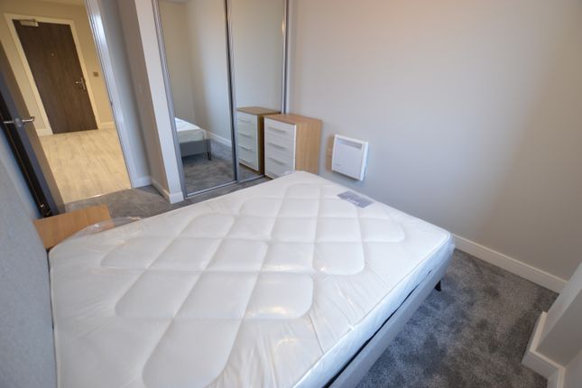 73, Flat 73 Steel House, Petersfield Ave, Slough photo 5