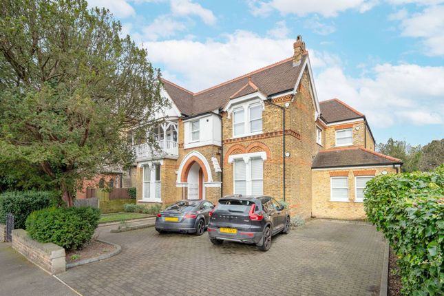 Flat for sale in North Common Road, Ealing Broadway, London