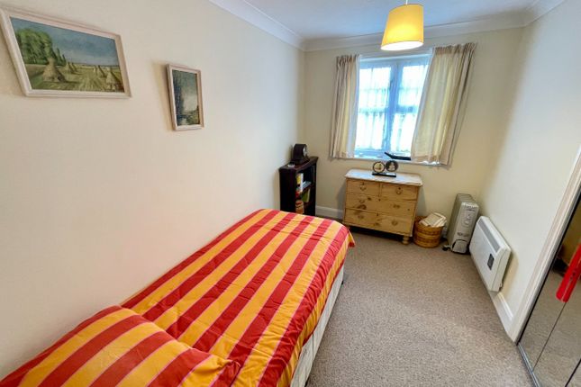 Flat for sale in Lords Place, Knights Field, Luton, Bedfordshire