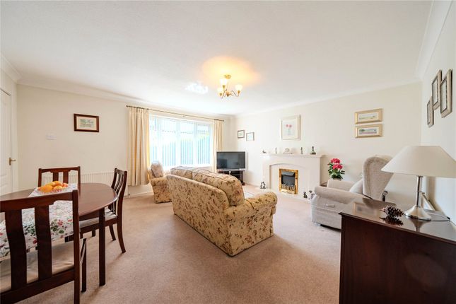 9, Parkside Gardens, West Yorkshire photo 2