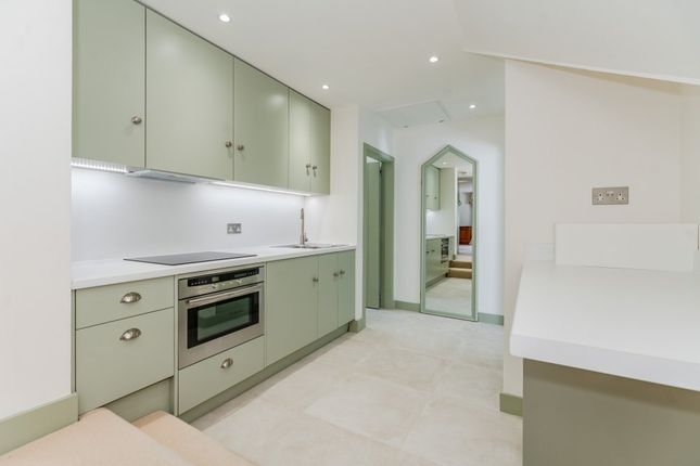 Flat to rent in Hedgerley Lane, Gerrards Cross, Buckinghamshire