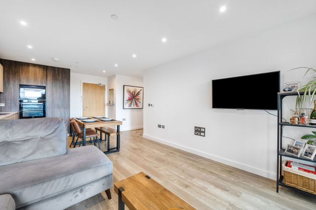 10 Anderson Road, London photo 4