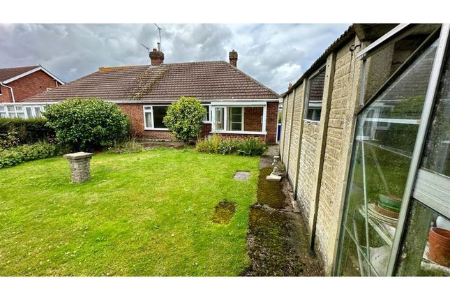 Bungalow for sale in Grantham Avenue, Grimsby