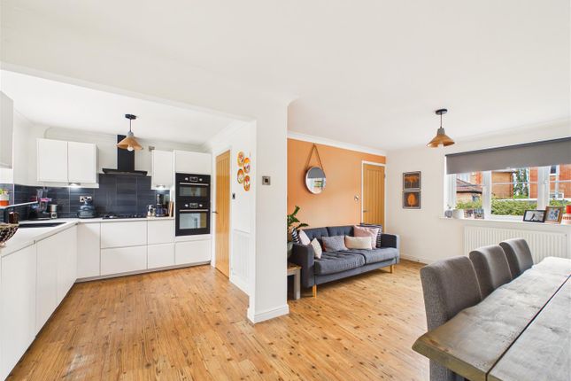 20, Augustus Drive, Brough photo 2