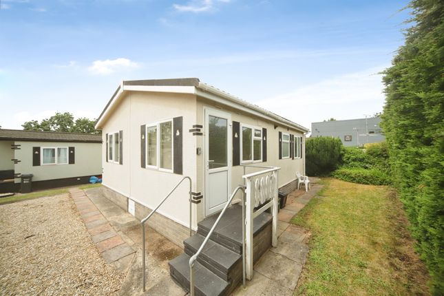 18, Taunton Vale Park, Taunton photo 4