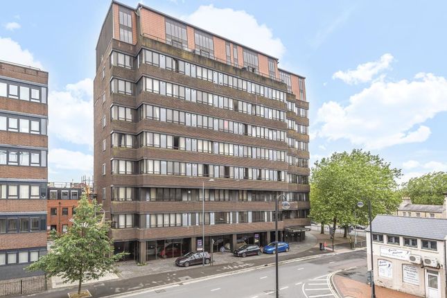 Flat to rent in Bridge House SN1,