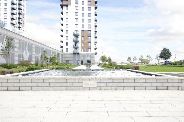 Flat for sale in Peninsula Quay, Pegasus Way, Gillingham