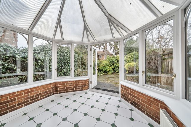 6 Longboyds,, Hollyhedge Road, Cobham photo 4