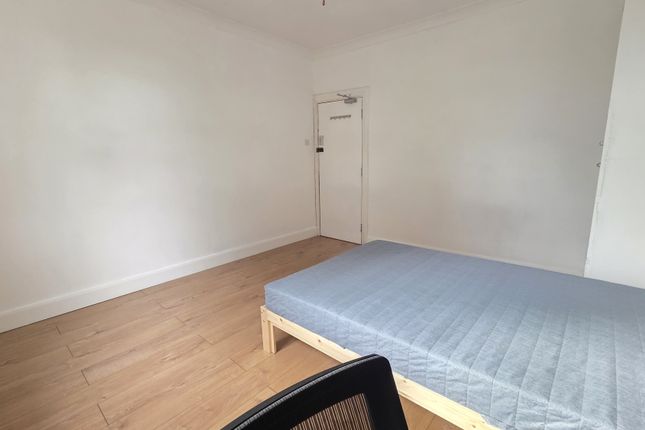 Room 3 62,, London Road, Wembley photo 3