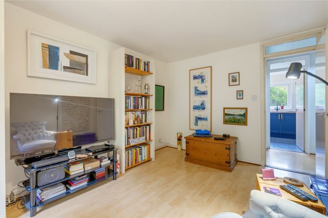 153, Bartholomew Close, London photo 4